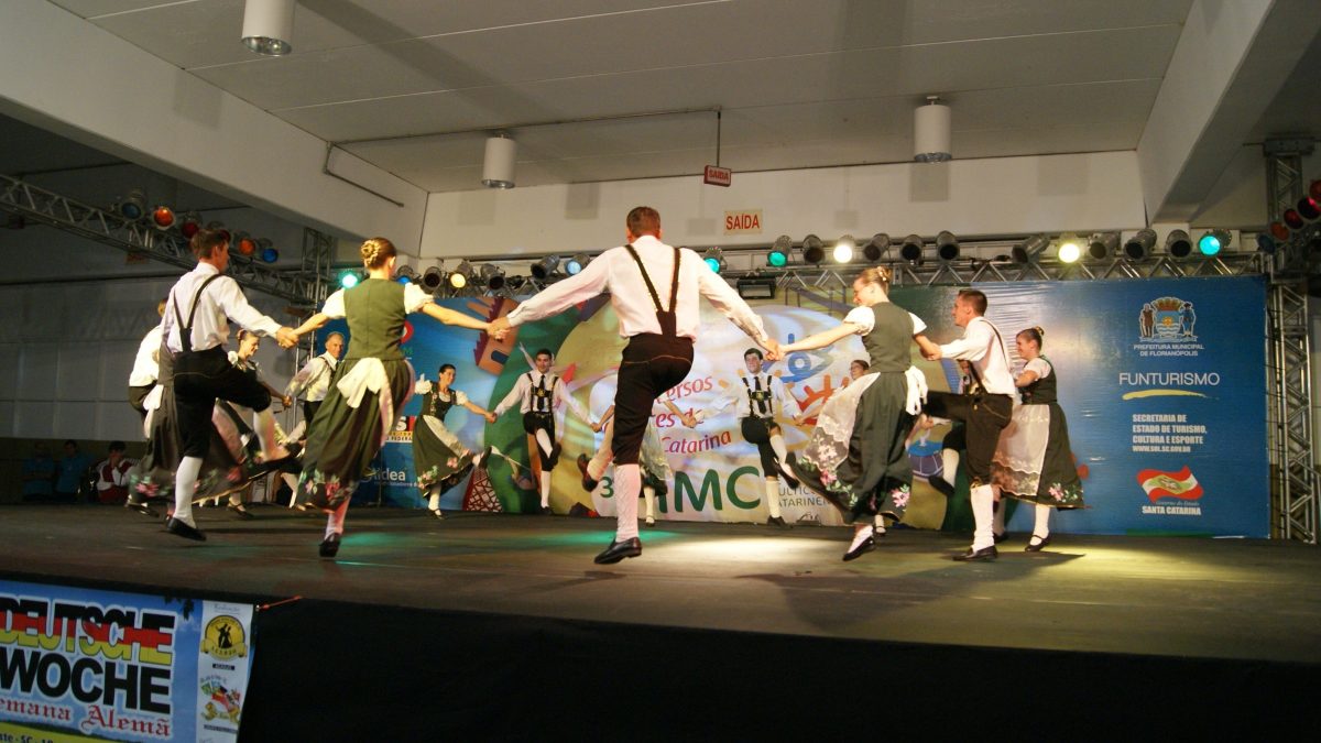 Grupo Folclórico Liebe Zum Tanz